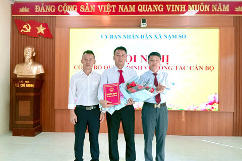 CÔNG BỐ QUYẾT ĐỊNH BỔ NHIỆM PHÓ GIÁM ĐỐC TRUNG TÂM DỊCH VỤ TỔNG HỢP