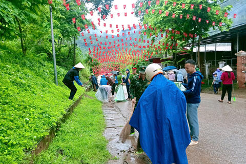 XÃ NẬM SỎ RA QUÂN HƯỞNG ỨNG PHONG TRÀO "TOÀN DÂN CHUNG TAY BẢO VỆ MÔI TRƯỜNG VÌ MỘT VIỆT NAM XANH - SẠCH - ĐẸP."