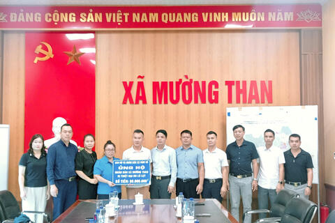 CÁN BỘ VÀ NHÂN DÂN XÃ NẬM SỎ, ỦNG HỘ NHÂN DÂN XÃ MƯỜNG THAN 60 TRIỆU ĐỒNG, GÓP PHẦN KHẮC PHỤC HẬU QUẢ LŨ LỤT.